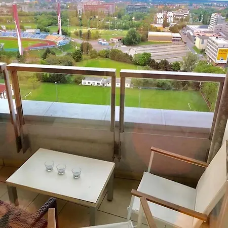 Juls Next To Football And Hockey Stadium Апартаменты Братислава