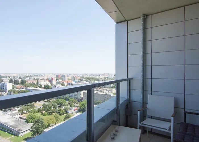 Juls Next To Football And Hockey Stadium Διαμέρισμα Μπρατισλάβα