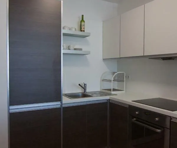 Juls Next To Football And Hockey Stadium Μπρατισλάβα