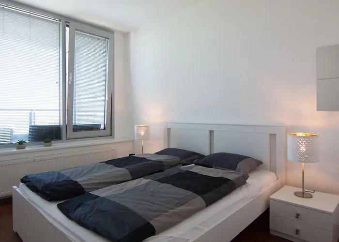 Juls Next To Football And Hockey Stadium Μπρατισλάβα