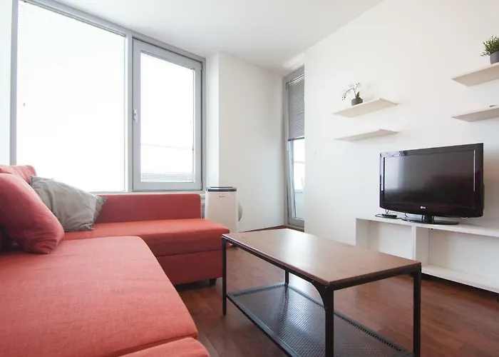 Juls Next To Football And Hockey Stadium Διαμέρισμα Μπρατισλάβα