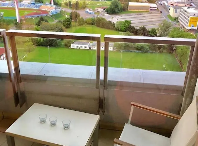 Juls Next To Football And Hockey Stadium Διαμέρισμα Μπρατισλάβα