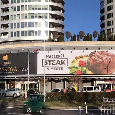 Juls Next To Football And Hockey Stadium 브라티슬라바