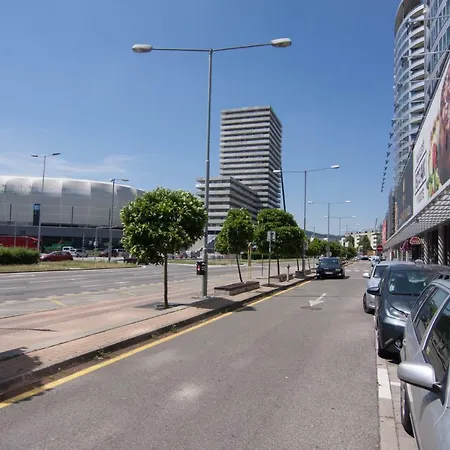 Juls Next To Football And Hockey Stadium * 브라티슬라바