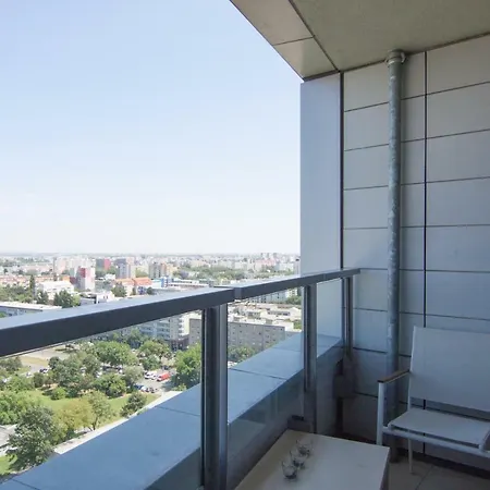 Juls Next To Football And Hockey Stadium 아파트 브라티슬라바