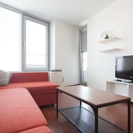 Juls Next To Football And Hockey Stadium 아파트 브라티슬라바