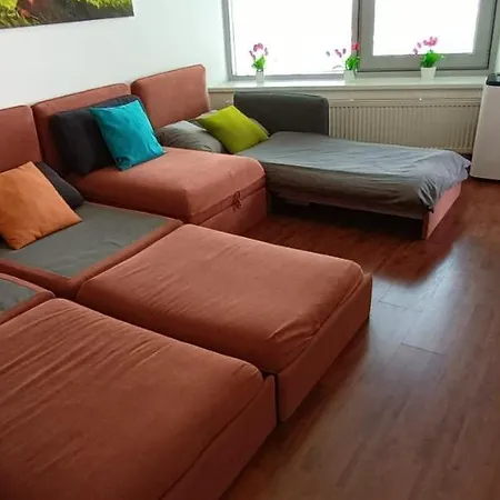 Apartmán Juls Next To Football And Hockey Stadium Bratislava