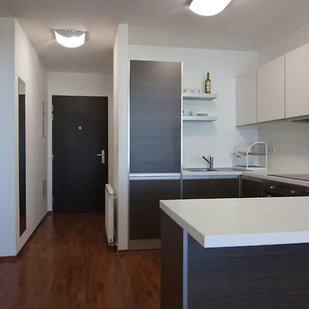 Apartmán Juls Next To Football And Hockey Stadium *