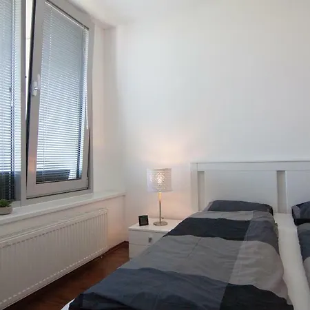 Apartmán Juls Next To Football And Hockey Stadium Bratislava